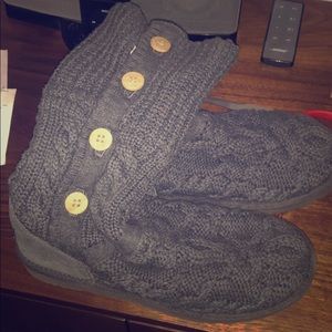 Grey Knit Ugg’s size 9